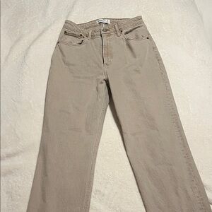 Abercrombie & Fitch Beige 90’s relaxed Jean high rise. 29/8 Long